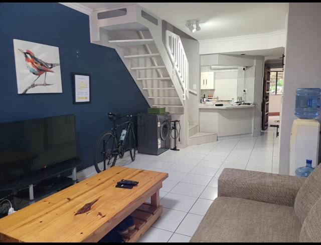 2 BEDROOM APARTMENT FOR SALE IN UMHLANGA CENTRAL